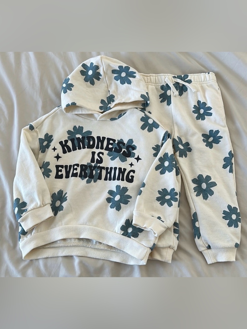 Grayson mini target sz 3t girls cream blue flower sweatshirt sweatpants set